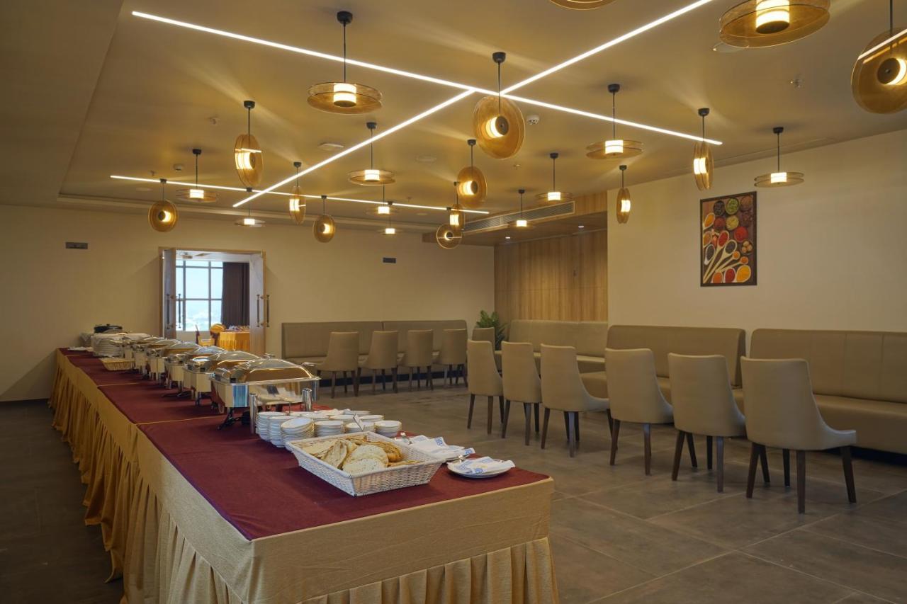 The Galleria Hotel Rajkot Luaran gambar