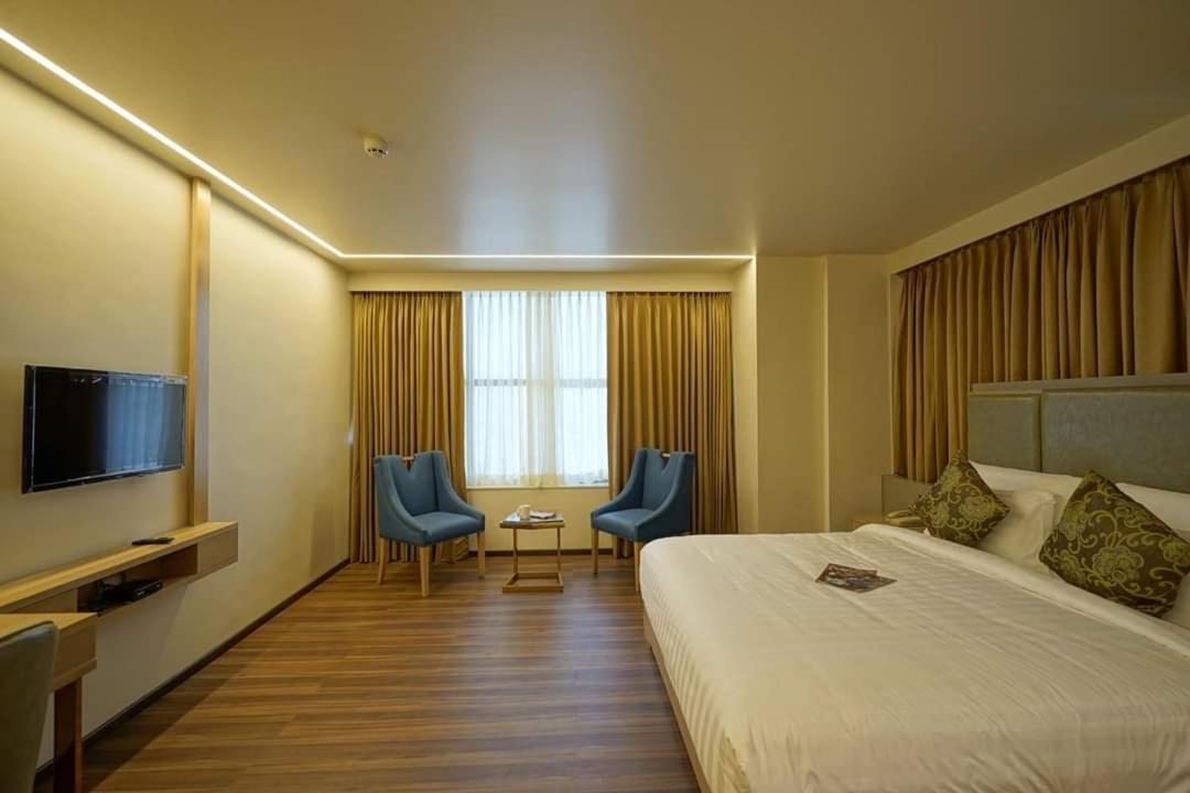 The Galleria Hotel Rajkot Luaran gambar
